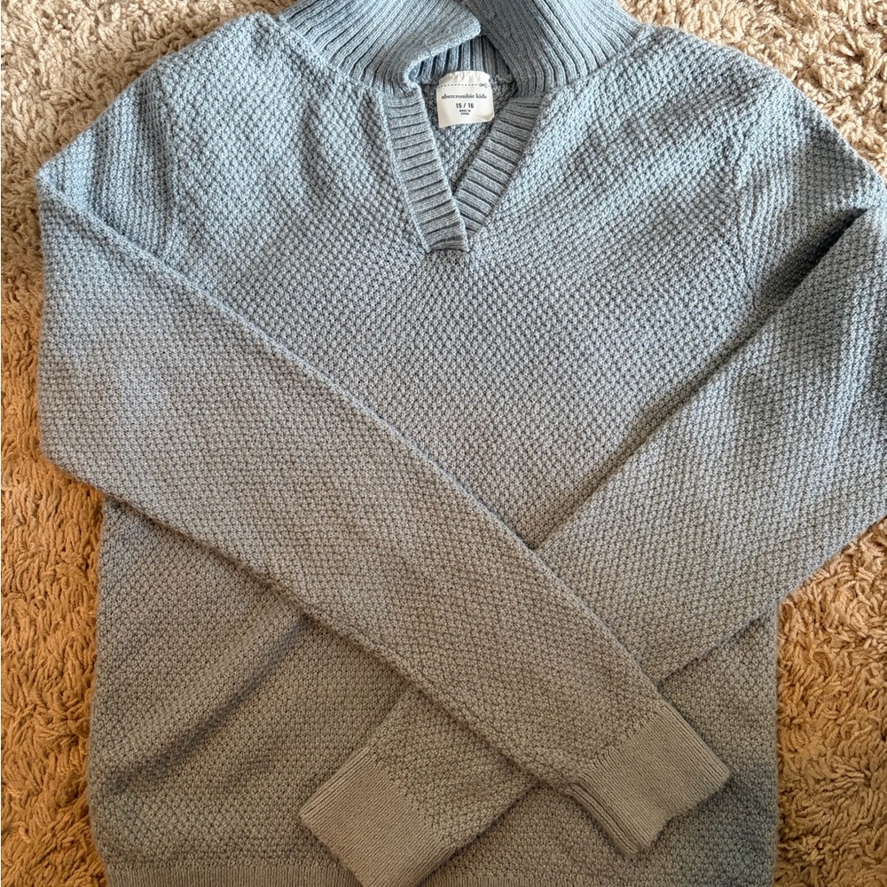 Abercrombie Kids V-Neck soft smokey blue Sweater size 15 16